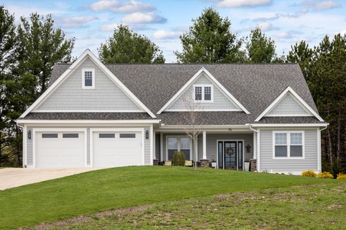 176 Vineyard Ridge Dr, Traverse City, MI, 49686-1892 | Card Image