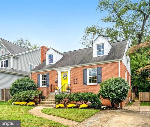 107 W Cameron Rd, FALLS CHURCH, VA, 22046-4030 | Card Image