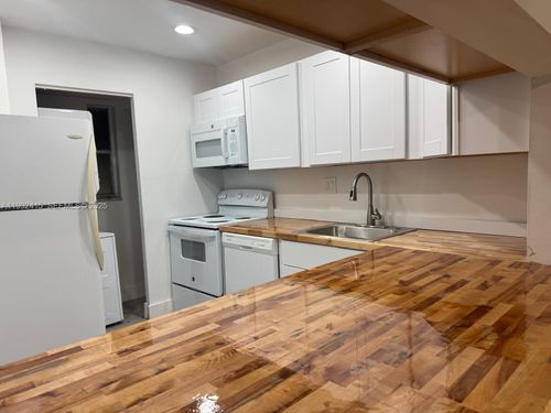 apt-210-8051 Colony Cir S, Tamarac, FL, 33321-3918 | Card Image