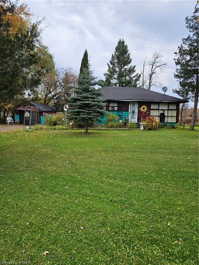 2462 Bur Brook Rd, House other with 2 bedrooms, 1 bathrooms and 5 parking in Kingston ON | Image 1