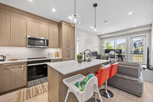 1109-395 Skyview Pky Ne, Calgary, AB, T3N2K1 | Card Image