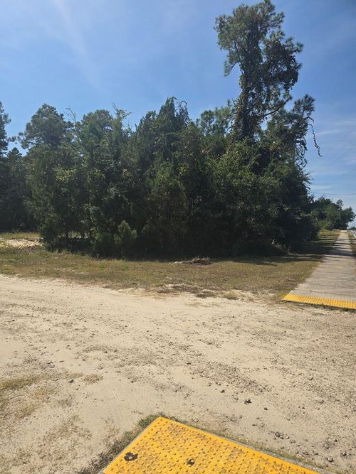166 Kansas St, Carrabelle, FL, 32322-2112 | Card Image