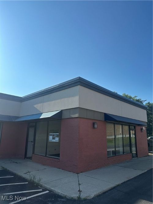 1140 W Pleasant Valley Rd, Parma, OH, 44134-6711 | Card Image