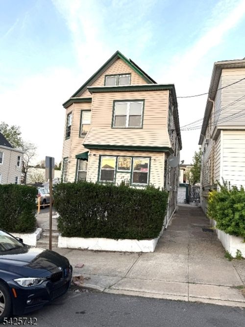 17 Quinn St, Paterson, NJ, 07501-2609 | Card Image