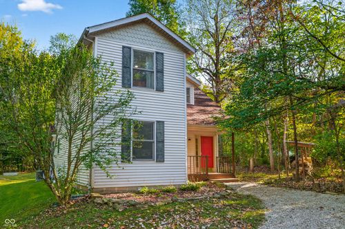 8140 Grandview Rd, Columbus, IN, 47201-3334 | Card Image