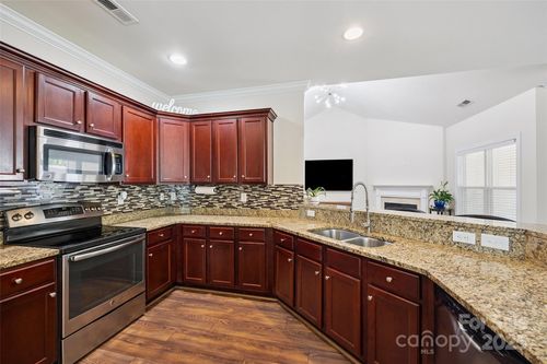 2202 Gatwick Cir, Belmont, NC, 28012-2356 | Card Image