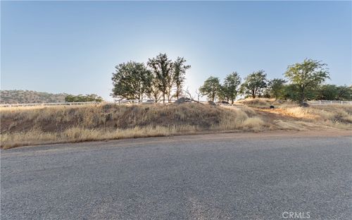 16295 Wrangler Dr, Springville, CA, 93265 | Card Image