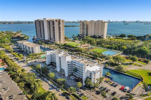 208-1650 Ne 115th St, Miami, FL, 33181-3141 | Card Image