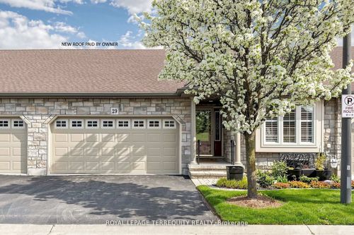 29 Rose Glen Cres, Niagara on the Lake, ON, L0S1J0 | Card Image