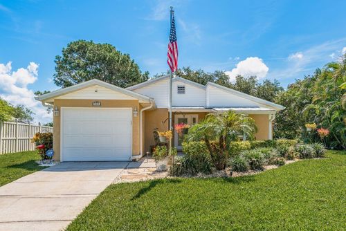 723 Merlins Ct, Tarpon Springs, FL, 34689-2812 | Card Image
