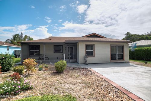 111 Delvalle St, Melbourne Beach, FL, 32951-3820 | Card Image