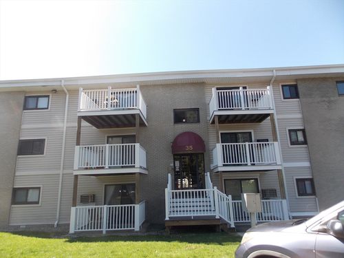 20-35 Hosmer St, Marlborough, MA, 01752-2386 | Card Image