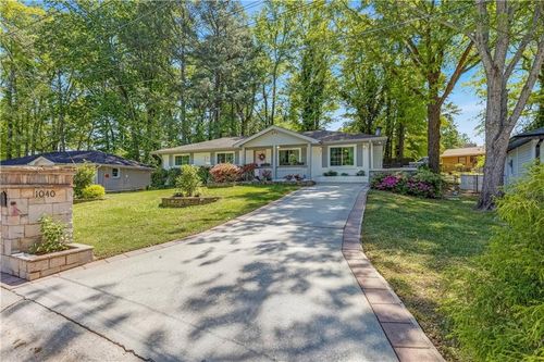 1040 Clifton Cir Se, Smyrna, GA, 30080-4132 | Card Image