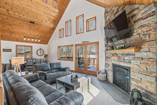 214 S Fern Ln, Oxford, WI, 53952-8724 | Card Image