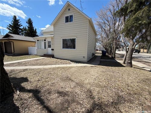 739 11th St, Humboldt, SK, S0K2A0 | Card Image