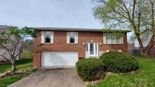 3241 Saint Charles Dr, Steubenville, OH, 43952-3509 | Card Image