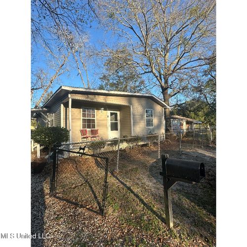 1206 Beach Avenue, Gulfport, MS, 39501 | Card Image