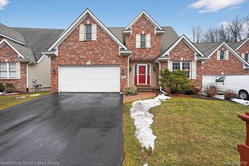 6152 Natures Cv, Grand Blanc, MI, 48439-9444 | Card Image