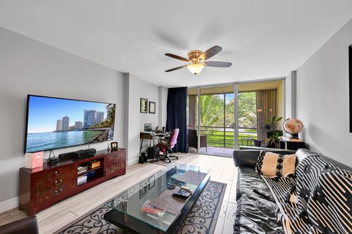 2e-103 Royal Park Dr, Oakland Park, FL, 33309-5867 | Card Image