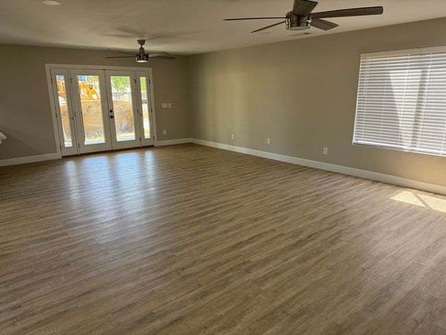 27057 Avenue 196, House other with 3 bedrooms, 2 bathrooms and null parking in Strathmore CA | Image 6
