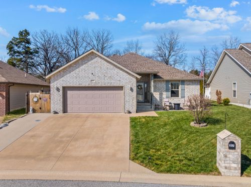 217 Redwine Cir, Branson, MO, 65616-4233 | Card Image