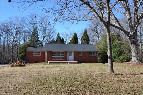 812 Dan Valley Rd, Madison, NC, 27025-7677 | Card Image