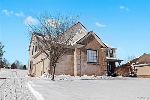 1429 Glass Lake Cir, Oxford, MI, 48371-3735 | Card Image