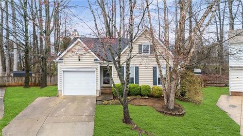 9206 Rotherham Ln, Charlotte, NC, 28216-1772 | Card Image