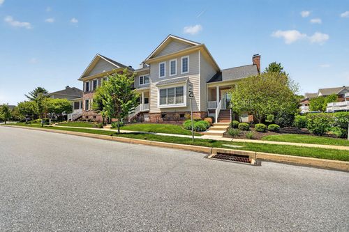 530 Gramercy Ln, DOWNINGTOWN, PA, 19335-4840 | Card Image