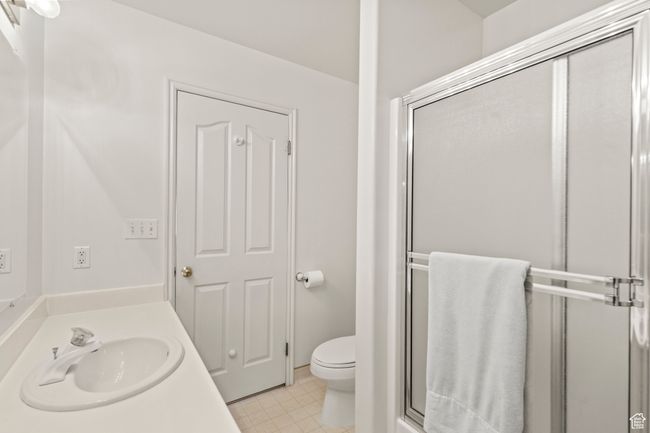 Main bathroom | Image 25