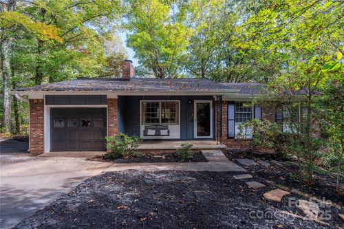 23 Springwood Dr, Asheville, NC, 28805-1626 | Card Image