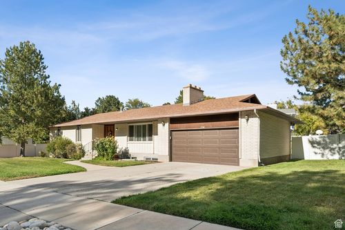 2311 E Snow Mountain Dr, Sandy, UT, 84093-1752 | Card Image