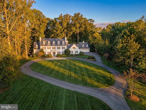 8509 Country Club Dr, BETHESDA, MD, 20817-4580 | Card Image