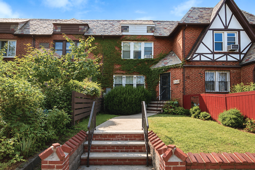 93-13 69th Ave, Forest Hills, NY, 11375-5811 | Card Image
