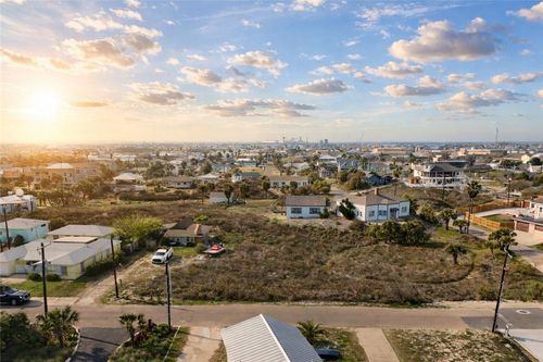 116 S 12th St, Port Aransas, TX, 78373-5324 | Card Image
