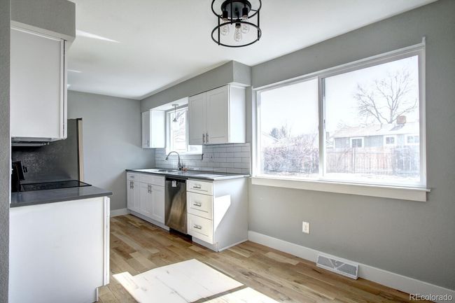 9564 W 75 Th Way, House other with 5 bedrooms, 2 bathrooms and 2 parking in Arvada CO | Image 8