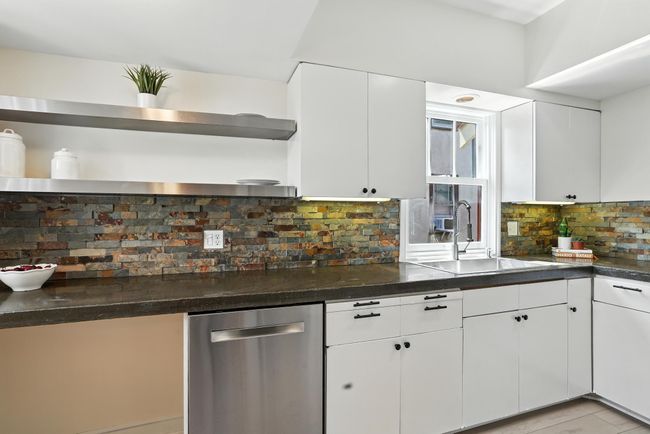 SS Shelves with contemporary look | Image 14