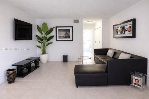 221-500 Ne 2nd St, Dania Beach, FL, 33004-3377 | Card Image