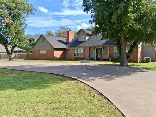 420 W Monroe St, Mangum, OK, 73554-1825 | Card Image