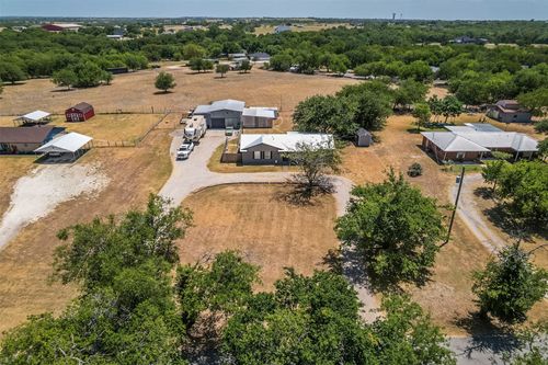 472 Cox Rd, Waxahachie, TX, 75167-8469 | Card Image