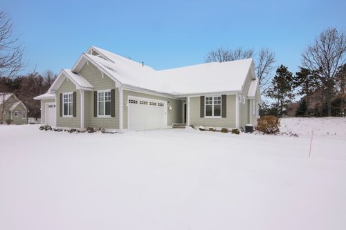 172 Wildwood Meadow Dr, Traverse City, MI, 49686-6143 | Card Image