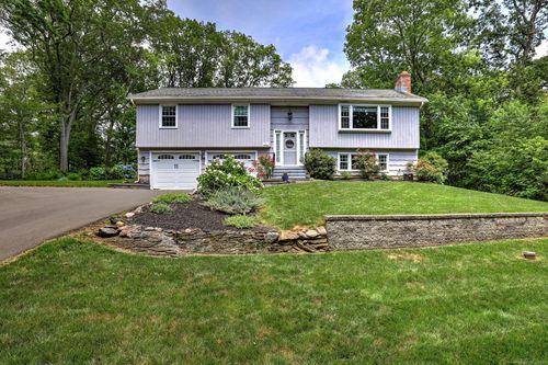 662 Booth Hill Rd, Trumbull, CT, 06611-4009 | Card Image