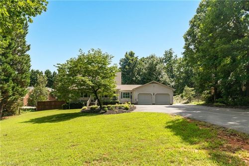 1027 Cypress Dr, Reidsville, NC, 27320-6807 | Card Image