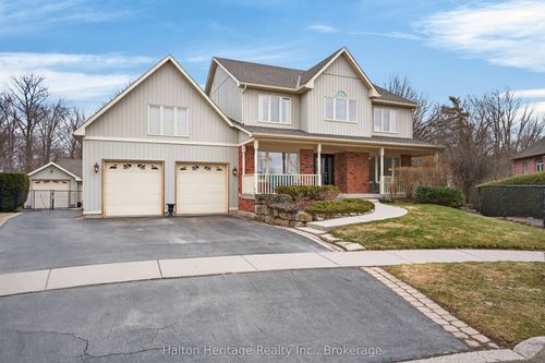 136 Grindstone Way, Dundas, ON, L9H7B8 | Card Image