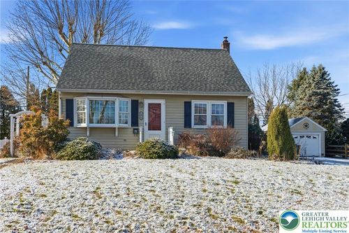 3074 Clearview St, Palmer Twp, PA, 18045-2402 | Card Image