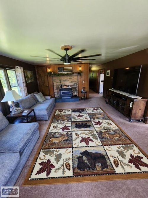 370 Wales Ridge Rd, Wales, MI, 48027-4009 | Card Image