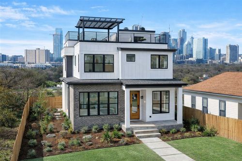 33 Chalmers Ave, Austin, TX, 78702-5452 | Card Image