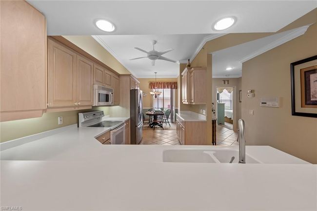 APT-5401 - 1972 Cascades Dr, Condo with 3 bedrooms, 2 bathrooms and 1 parking in NAPLES FL | Image 11