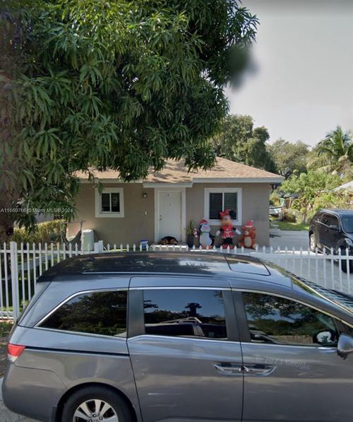 8020 Nw 9th Ave, Miami, FL, 33150-3116 | Card Image