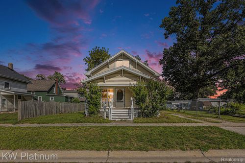 3812 30th St, Port Huron, MI, 48060-6910 | Card Image